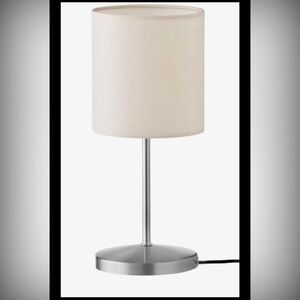 Adesso Lamp w/ USB port